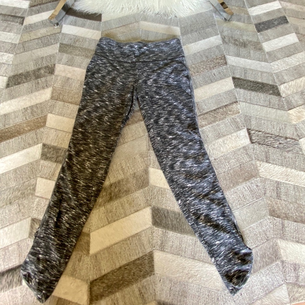 Grey+black leggings